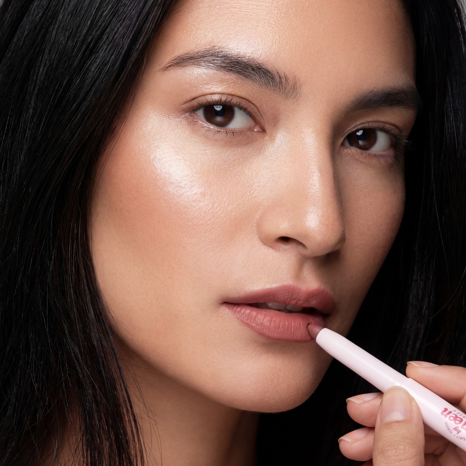 محدد شفاه - دارلينج