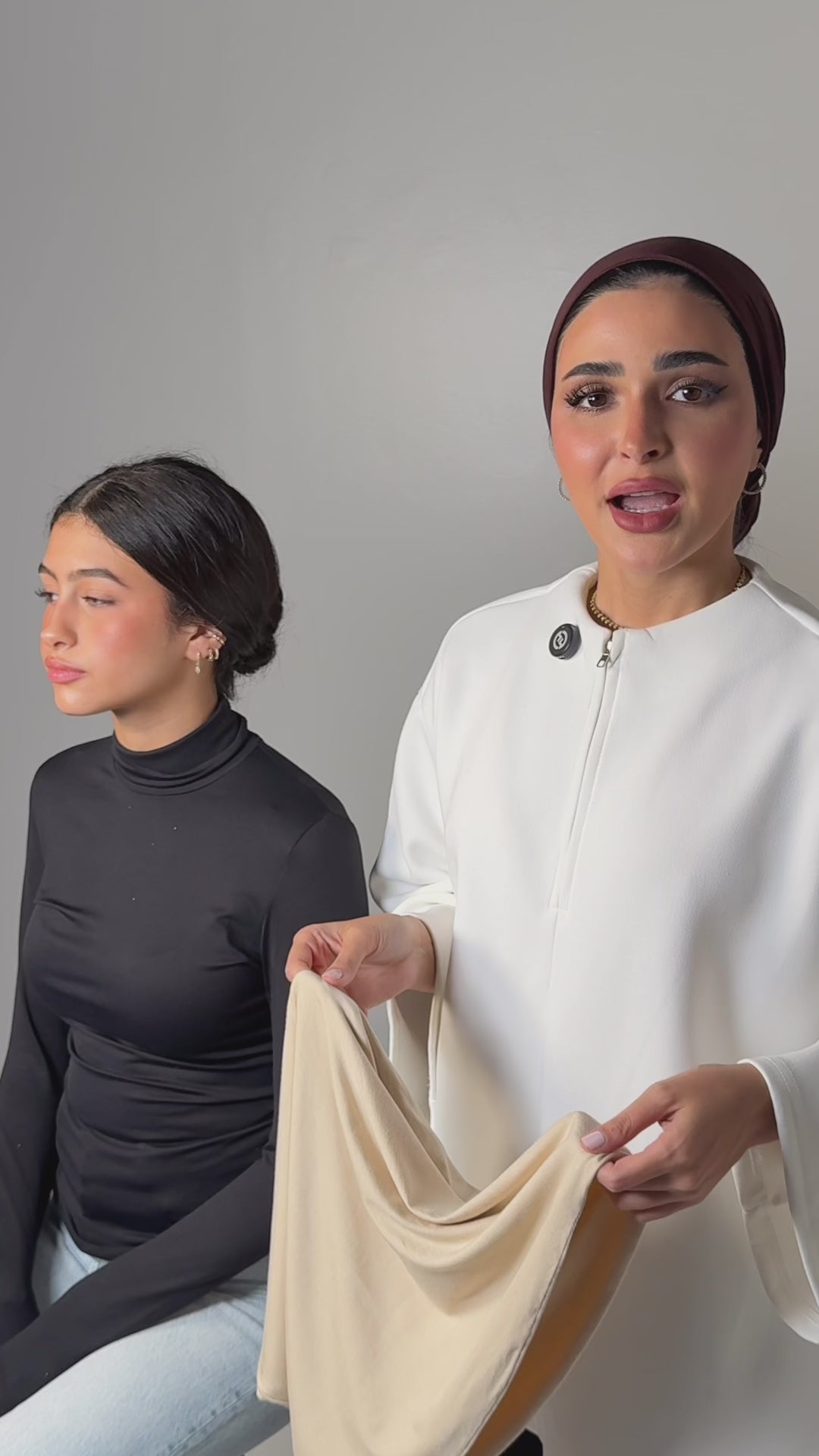 Load video: Wrap Off White Turban